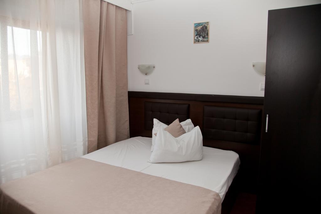 Hotel Metropol Питешти Номер фото