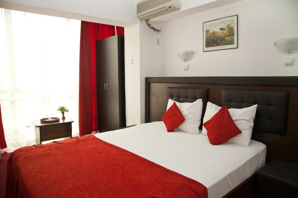 Hotel Metropol Питешти Экстерьер фото